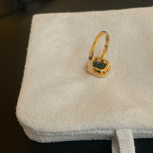 Engagement ring: natural emerald 18K ring with 6 natural diamonds - Picture 3 of 8